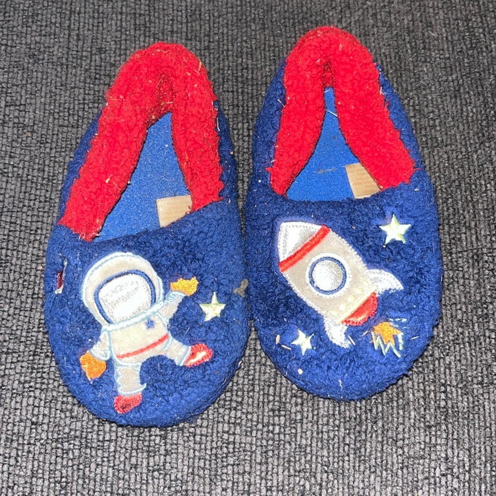 Kids slippers